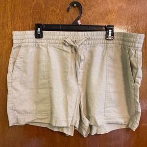 Beige shorts, Size XL, from the Gap